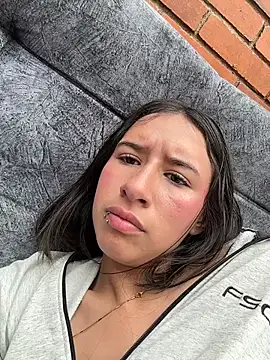 LilyRossi_'s Live XXX Chat