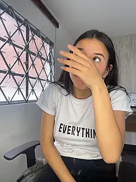 LilyRossi_: онлайн-секс-чат