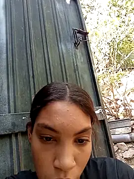 ginevere_20's Webcam Show