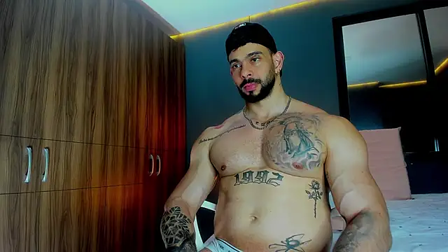 massimo_visconti's Webcam Show