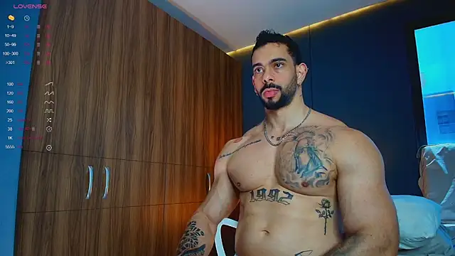 massimo_visconti's Live XXX Chat