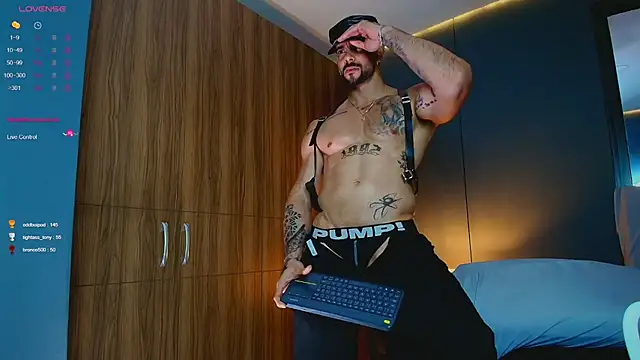 massimo_visconti's Webcam Show