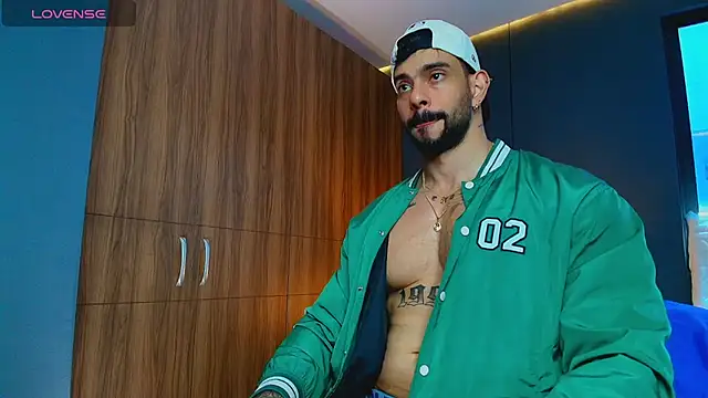 massimo_visconti Show in webcam