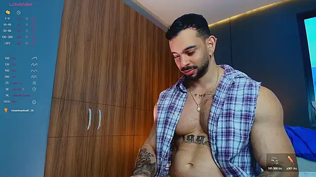 massimo_visconti Show in webcam