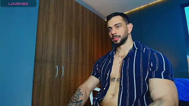 massimo_visconti's Webcam Show