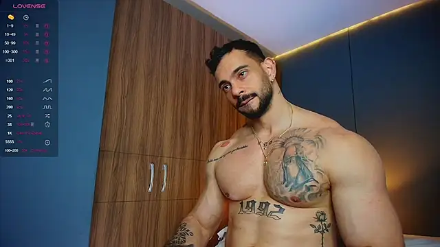 massimo_visconti's Webcam Show