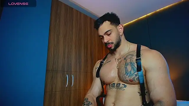 massimo_visconti's Webcam Show