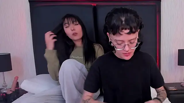 CaliferAndAurora – webcam-show