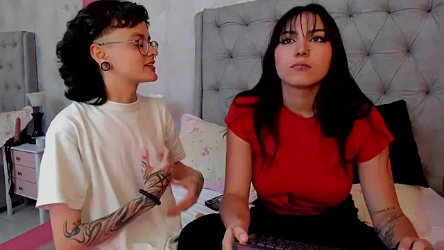 CaliferAndAurora Pertunjukan Webcam