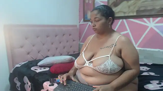 Doll_rihana – Live XXX-chat