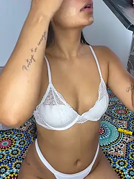 Chat +18 de EmilySearss ao vivo