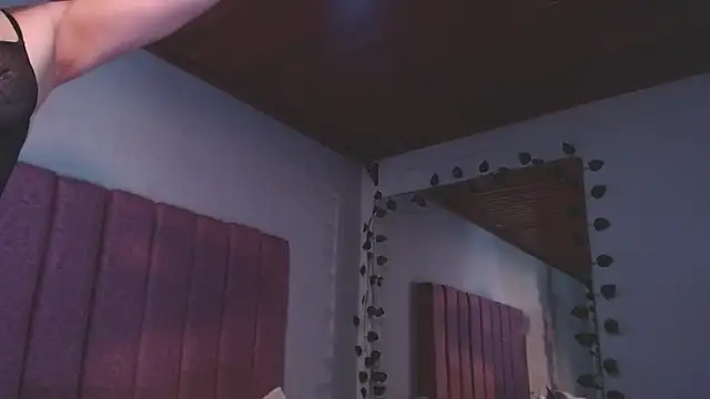 Živá chatovací místnost SaraLjordad