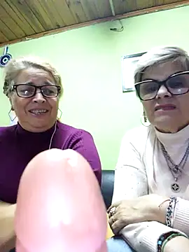 momismilf544's Live XXX Chat
