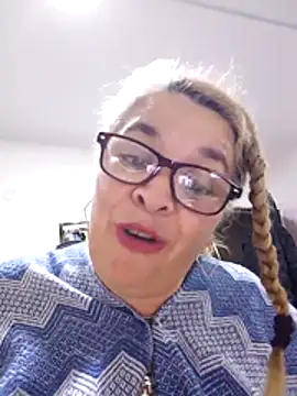 momismilf544's Webcam Show