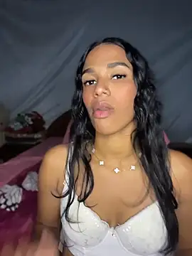 FlorSalvaje_ Adlı Modelin Canlı XXX Sohbeti