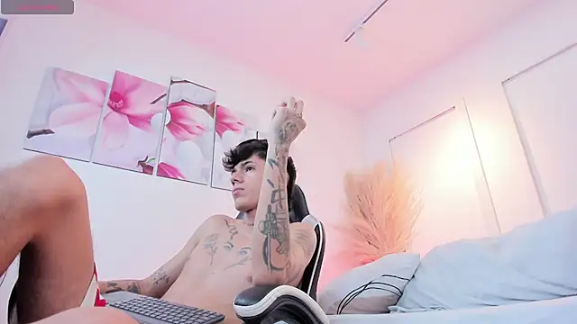 Tommy_valverde Show in webcam