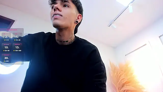 Show de Tommy_valverde na webcam