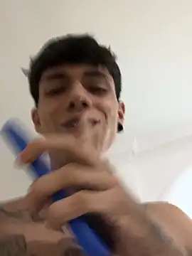 Show modela Tommy_valverde na web-kameri