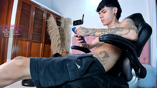 Tommy_valverde webcam show
