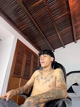 Tommy_valverde Webcam show