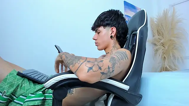Tommy_valverde Webcam Show