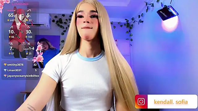 Sophiaa_doll_: διαδικτυακό σόου στην κάμερα