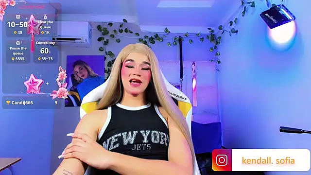 Pokazy przed kamerką – Sophiaa_doll_