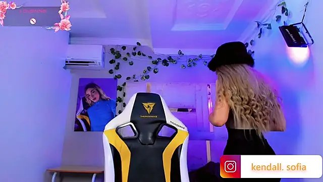 Sophiaa_doll_ Webcamshow