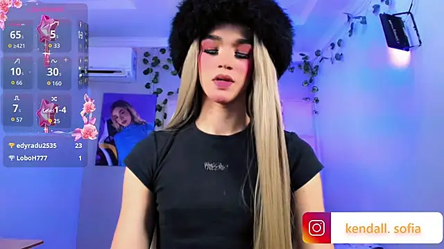 Pokazy przed kamerką – Sophiaa_doll_