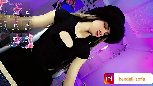 Sophiaa_doll_ Show in webcam