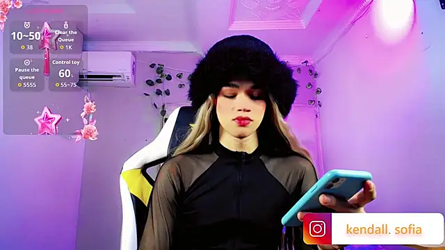 Sophiaa_doll_ Show in webcam