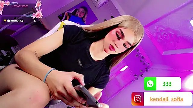 Show modela Sophiaa_doll_ na web-kameri
