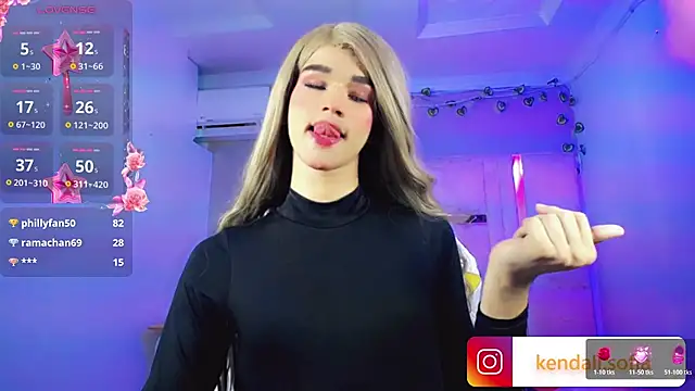 Sophiaa_doll_ Show in webcam