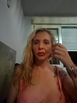 Show modela ssndratrans na web-kameri
