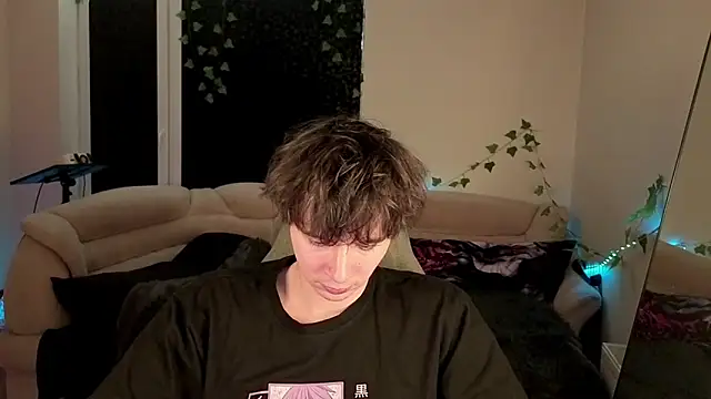 AnthonyCuutie: διαδικτυακό σόου στην κάμερα