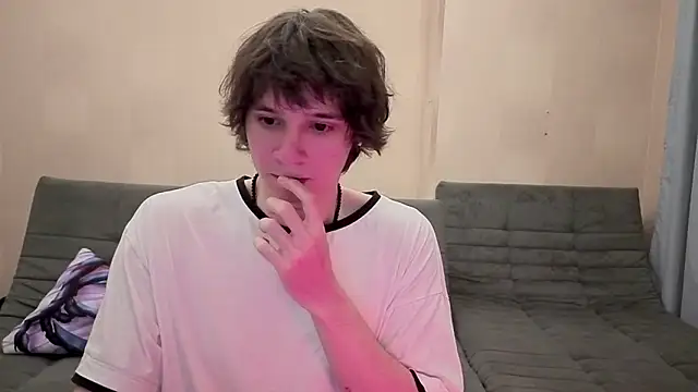 AnthonyCuutie Show in webcam