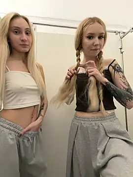 Pokazy przed kamerką – Pink_Kiss