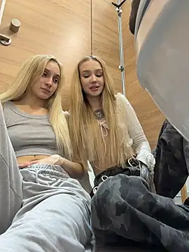 Pink_Kiss' Webcam Show