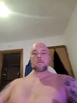 HornyDaddyMuscle: διαδικτυακό σόου στην κάμερα