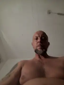 HornyDaddyMuscle: διαδικτυακό σόου στην κάμερα