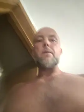 HornyDaddyMuscle's Webcam Show