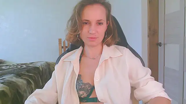 Show modela AmazonkaHot na web-kameri