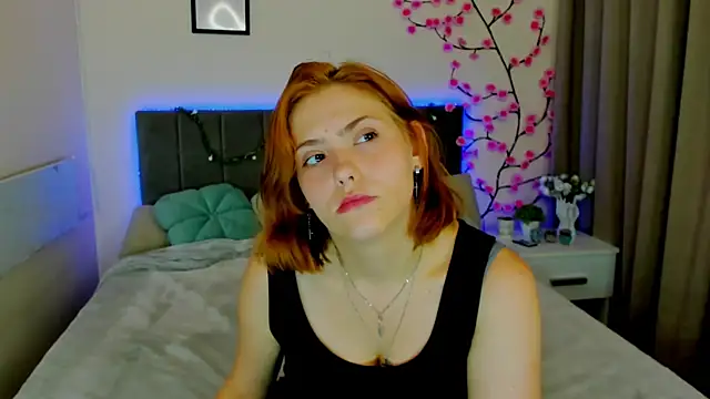 XXX chat uživo modela DellaRows