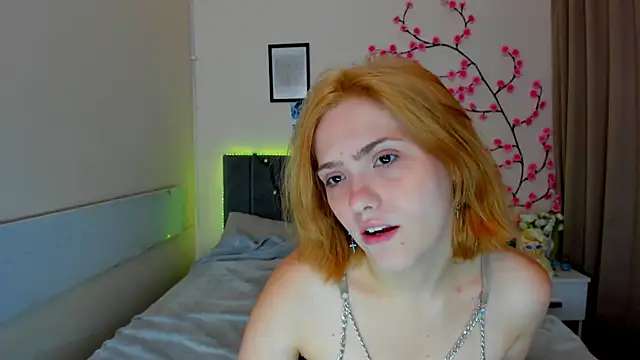 DellaRows' Live XXX Chat