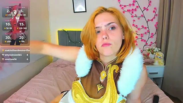 DellaRows' Webcam Show
