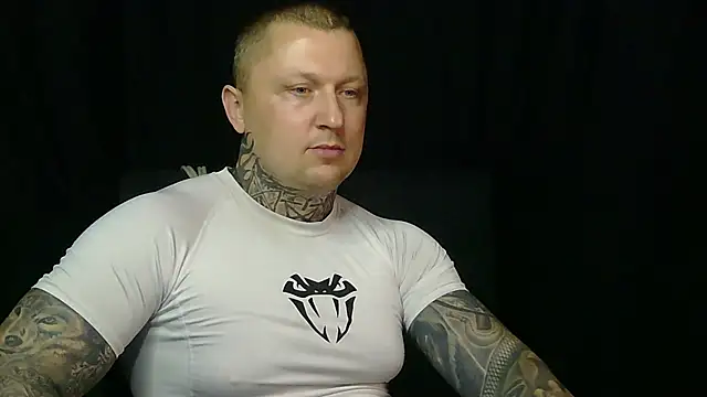 Show modela devilWithTats na web-kameri