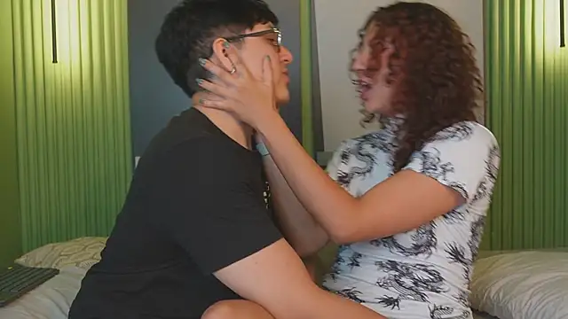 Mia_and_Belmonthn Webbikameraesitys