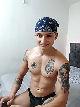 Show modela DIEGO_JONES na web-kameri