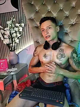 Show modela DIEGO_JONES na web-kameri
