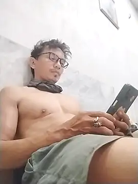 traiwe06 Show in webcam